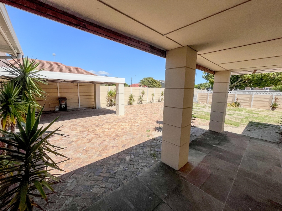 To Let 3 Bedroom Property for Rent in Thornton Western Cape